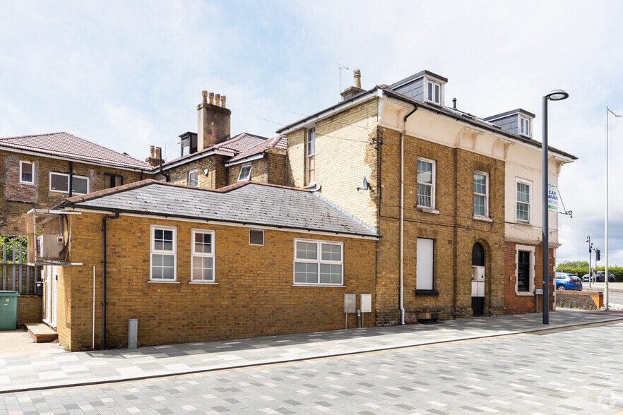 115 Station Rd, Ashford for lease - Building Photo - Image 2 of 3