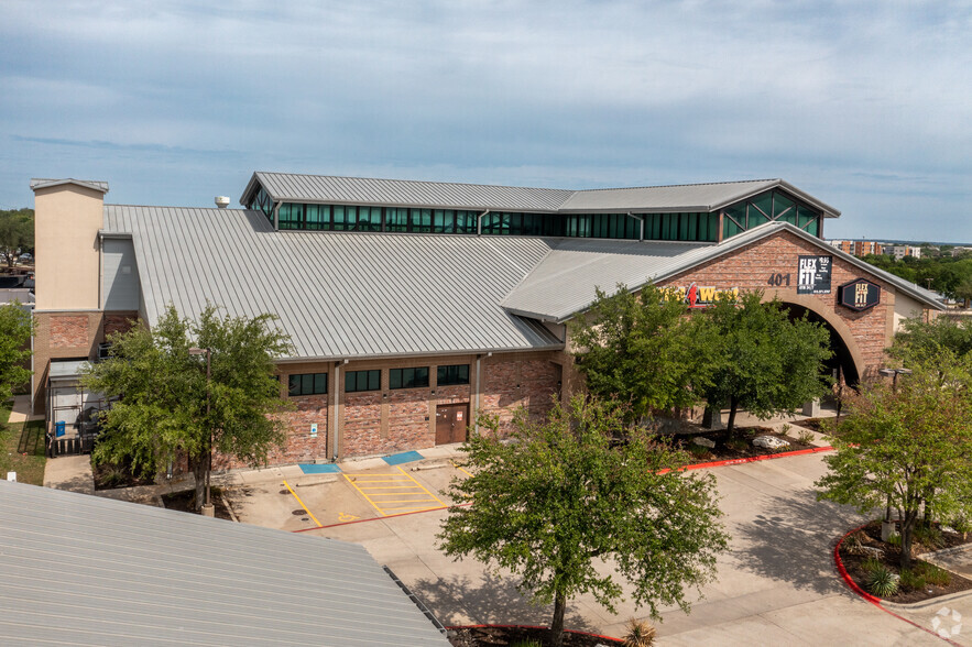 401-421 E Whitestone Blvd, Cedar Park, TX for lease - Building Photo - Image 2 of 6