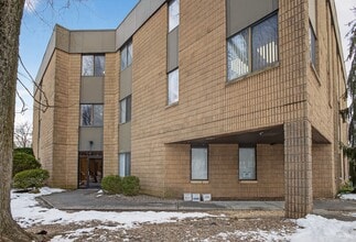 500 Piermont Rd, Closter, NJ for lease Interior Photo- Image 2 of 14