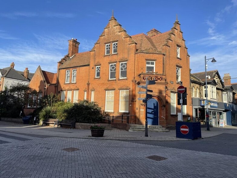 33 Hamilton Rd, Felixstowe for lease - Building Photo - Image 1 of 5