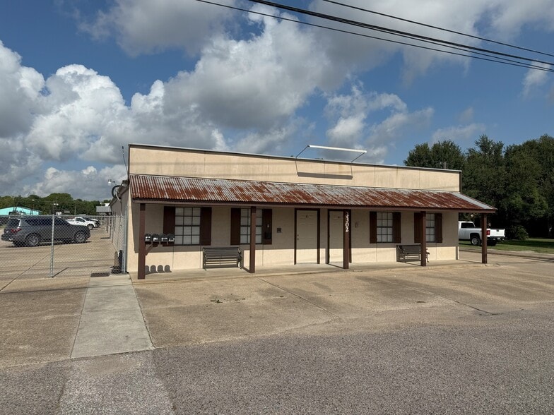 3302 Old Alvin Rd, Pearland, TX for lease - Building Photo - Image 2 of 13