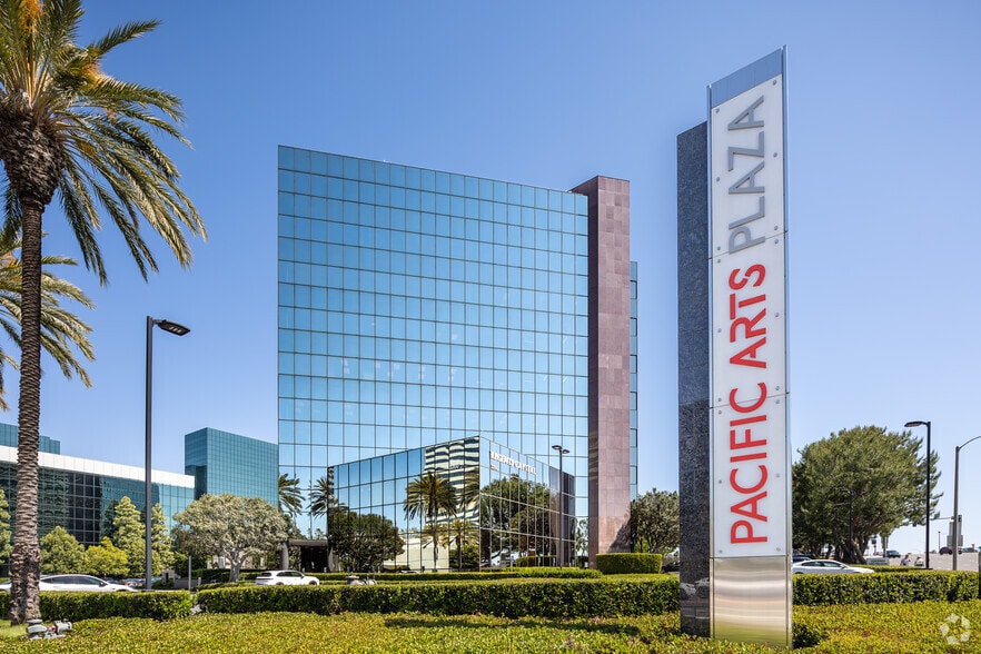 3200 Bristol St, Costa Mesa, CA for lease - Primary Photo - Image 1 of 23