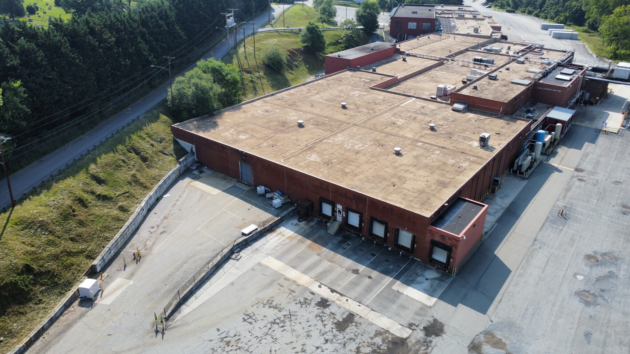 1000 Robins Rd, Lynchburg, VA for lease Building Photo- Image 1 of 35