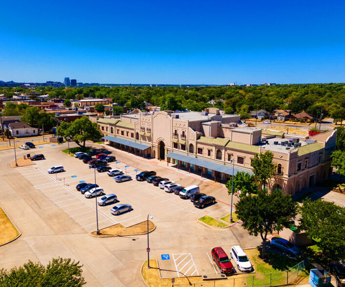 1500 N Main St, Fort Worth, TX for lease - Building Photo - Image 2 of 5