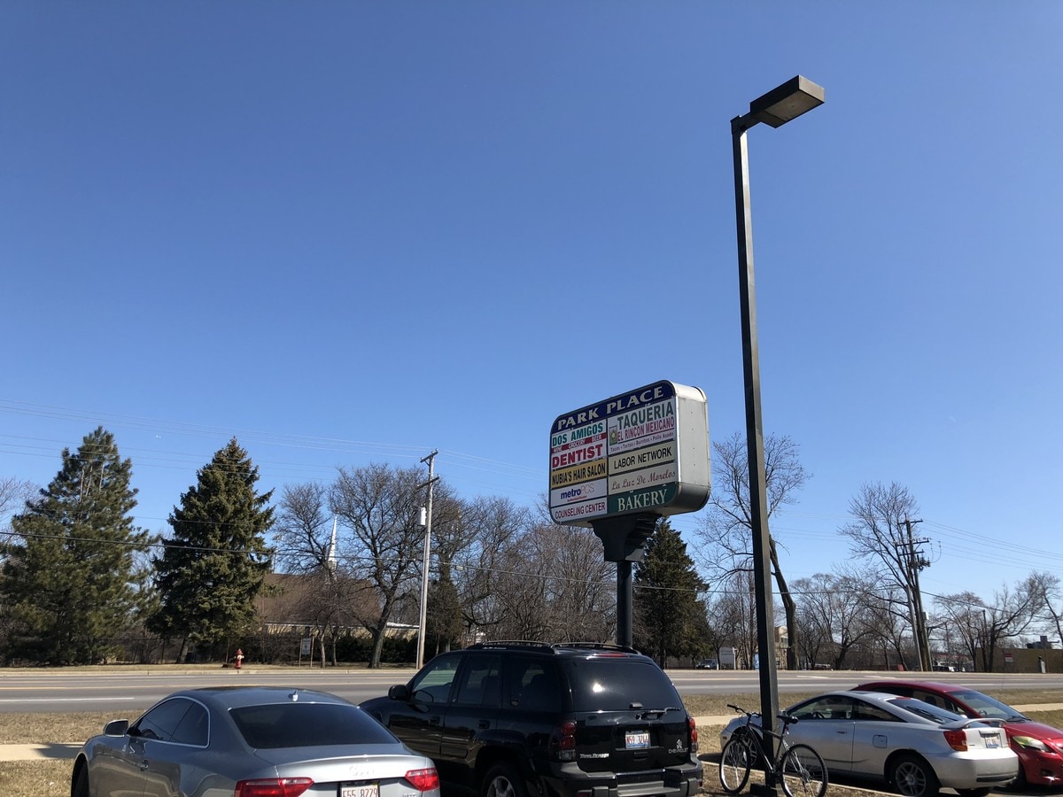 18041816 Irving Park Rd, Hanover Park, IL 60133