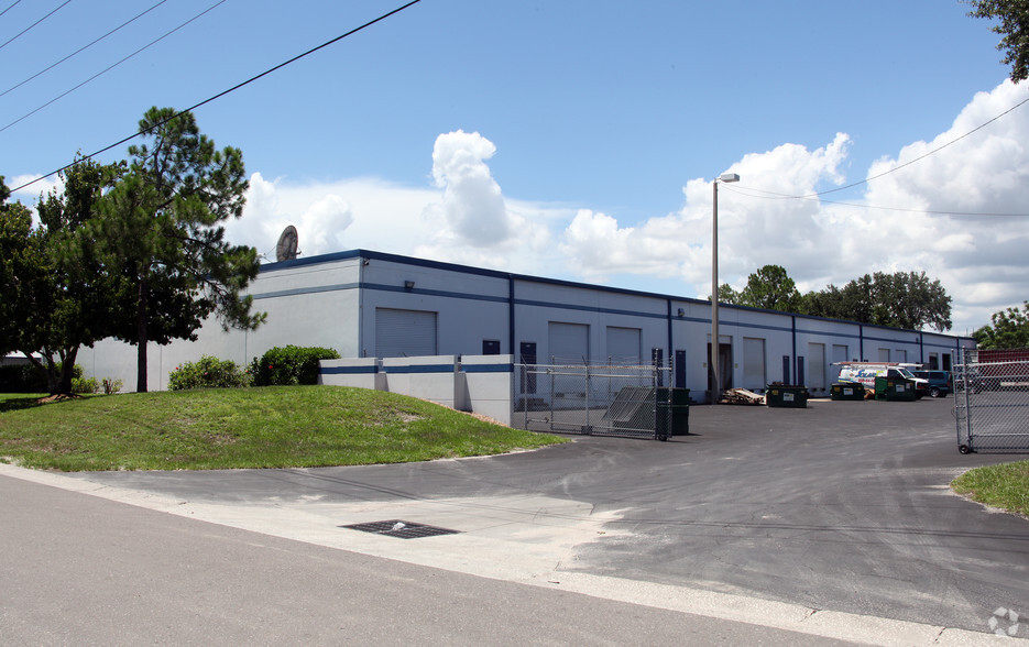 5431-5449 N 59th St, Tampa, FL for lease - Building Photo - Image 3 of 13