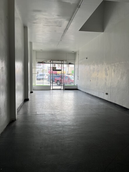 6207-6209 Pacific Blvd, Huntington Park, CA for lease - Interior Photo - Image 2 of 8