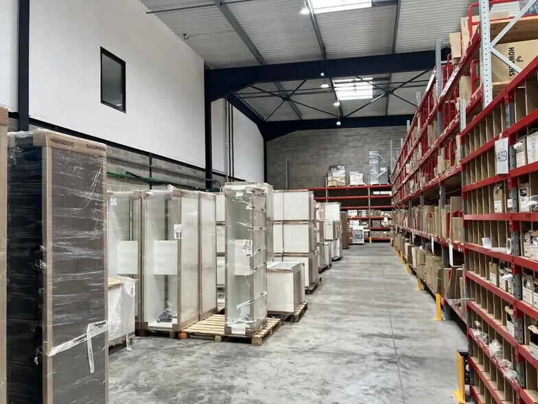 Industrial in Tremblay-en-France for lease - Interior Photo - Image 3 of 10