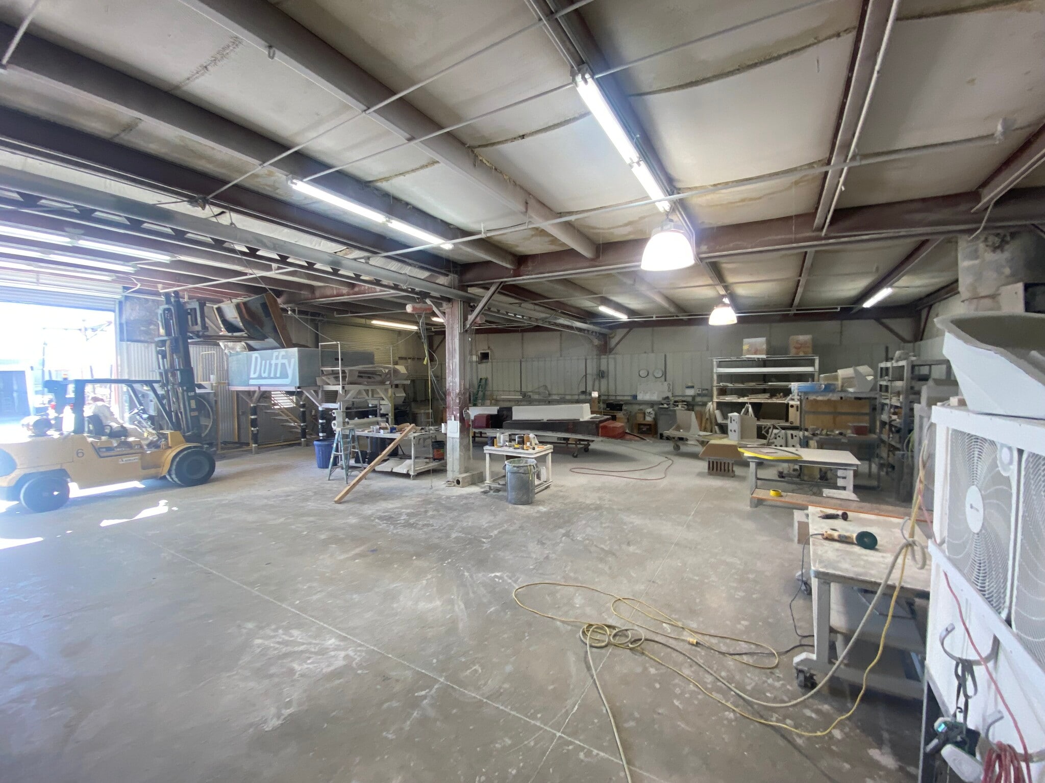 17260 Muskrat Ave, Adelanto, CA for sale Interior Photo- Image 1 of 6