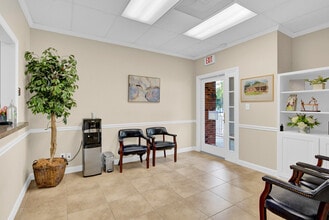 460 S Main St, Davidson, NC for lease Interior Photo- Image 2 of 13