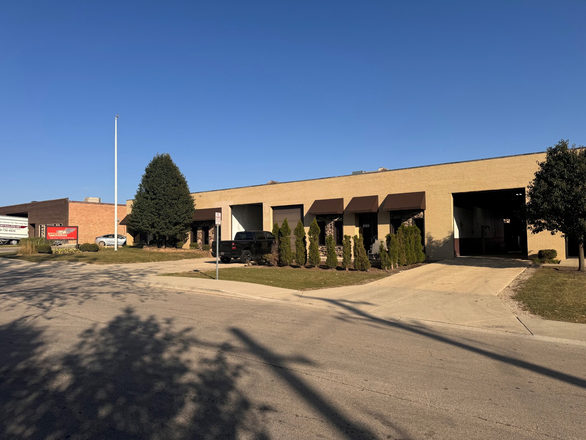 2121-2125 Hammond Dr, Schaumburg, IL for sale Building Photo- Image 1 of 4