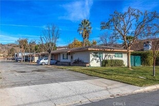 32390 Avenue D, Yucaipa CA - Duplex Property