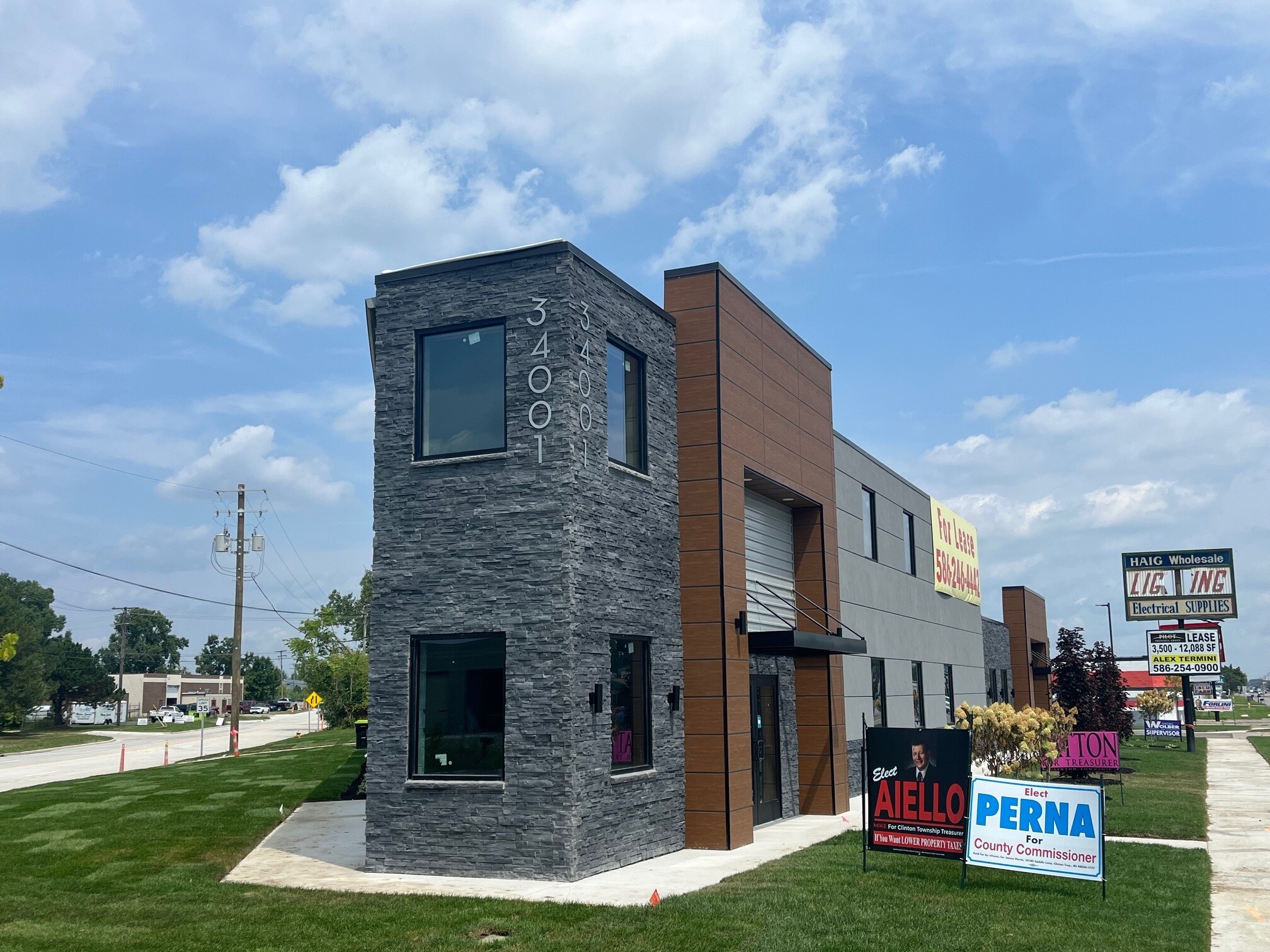 34001 Groesbeck Hwy, Clinton Township, MI for lease Building Photo- Image 1 of 8