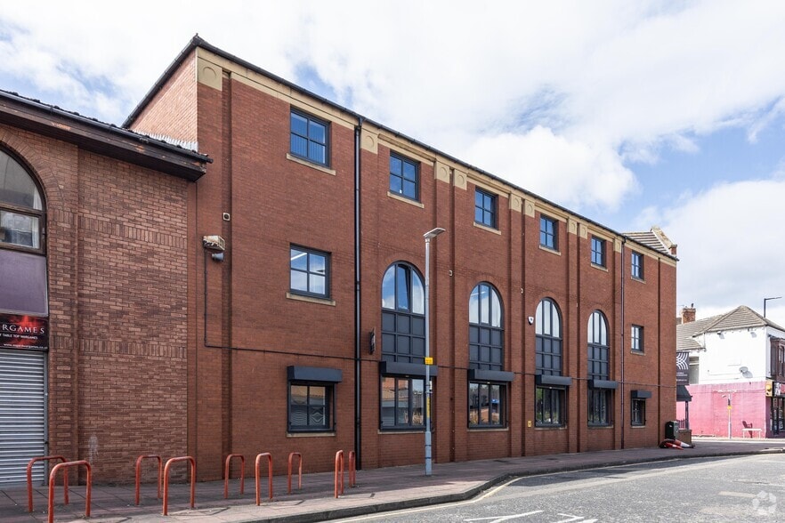 73 Gilkes St, Middlesbrough for lease - Building Photo - Image 3 of 3