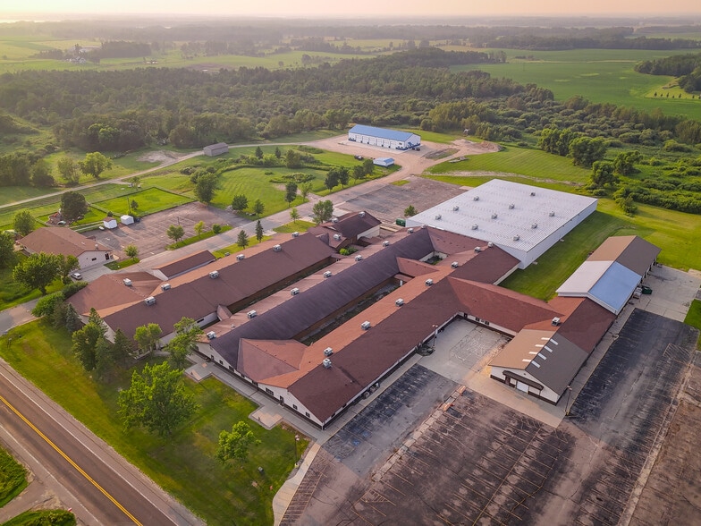 272 Summit Ave W, Blackduck, MN for sale - Building Photo - Image 2 of 19