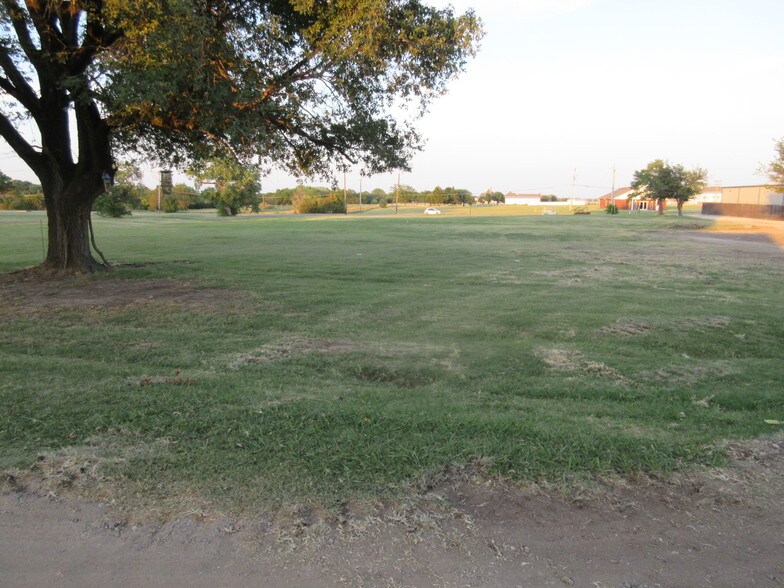 0 S Eastern Ave, Moore, OK for sale - Building Photo - Image 1 of 1