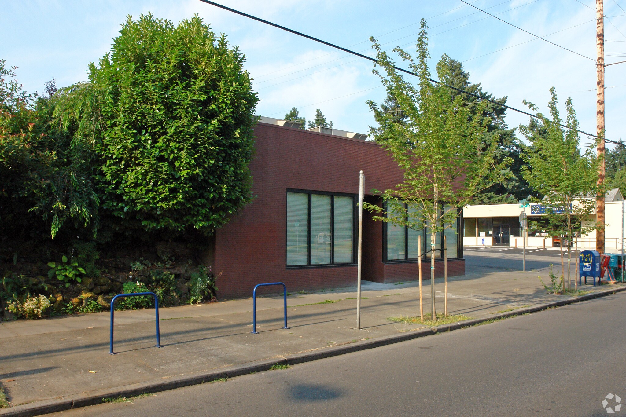 3002 NE Ainsworth St, Portland, OR 97211