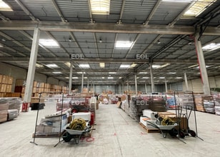 Industrial in Éragny for lease Interior Photo- Image 2 of 5