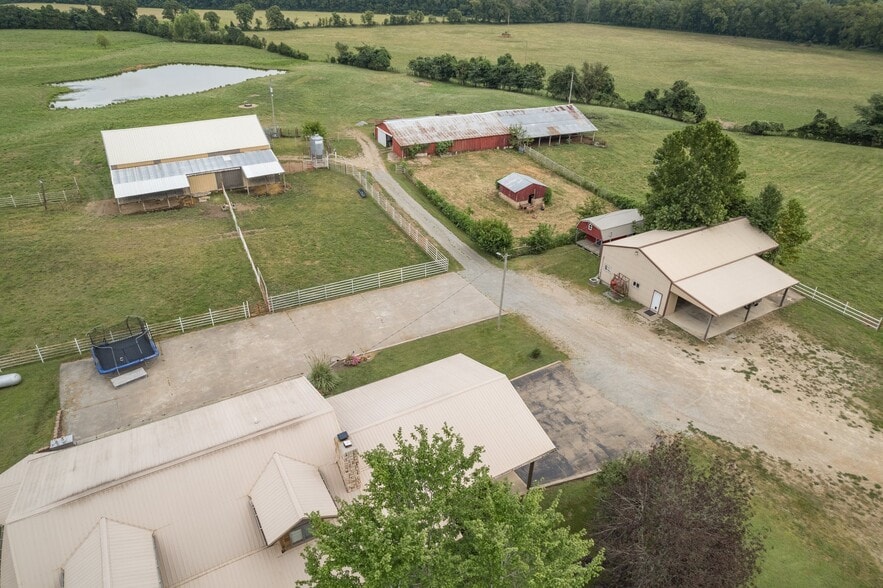 10646 Mounts Rd, Irondale, MO for sale - Primary Photo - Image 1 of 15