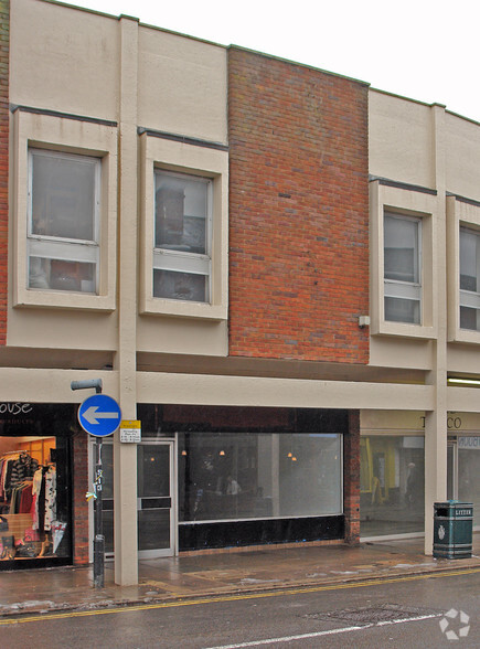 2-14 Peach St, Wokingham for lease - Building Photo - Image 2 of 6