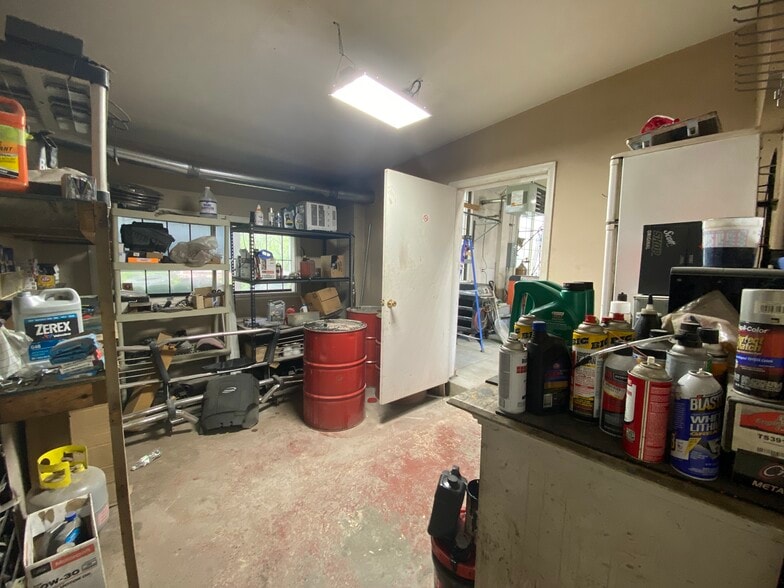 472 W Main St, Tilton, NH for sale - Interior Photo - Image 3 of 21