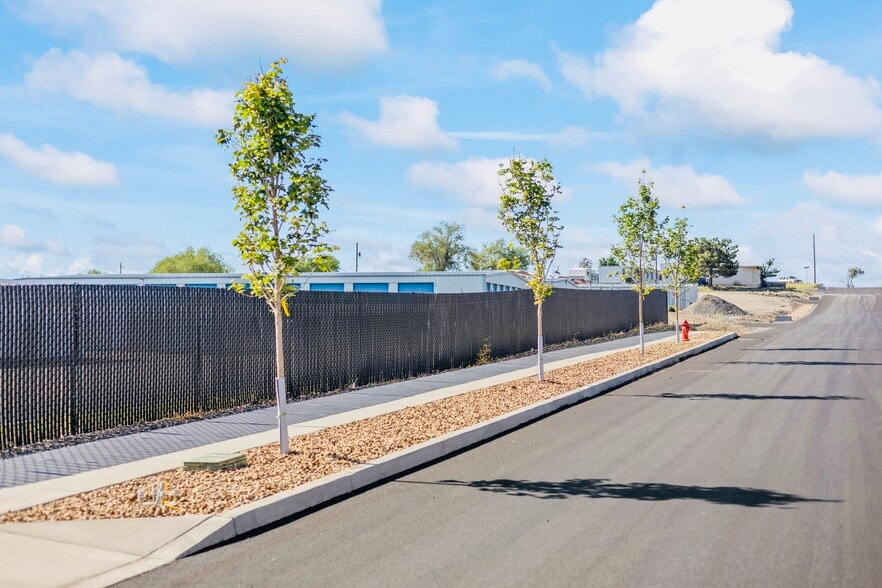 1451 Olive st, Madras, OR for sale - Building Photo - Image 2 of 18