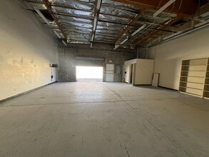 9250 N 43rd Ave, Glendale, AZ for lease Interior Photo- Image 1 of 8