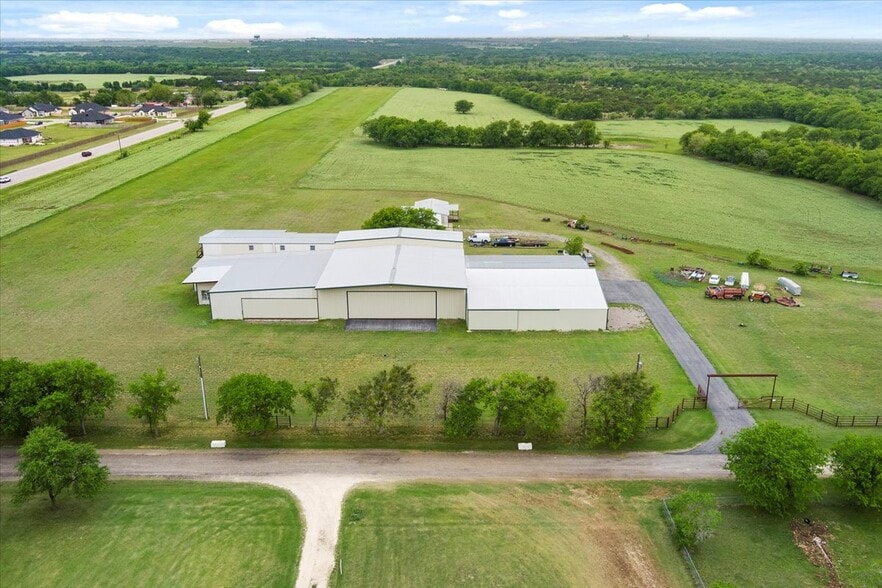 LDV Portfolio portfolio of 3 properties for sale on LoopNet.com - Primary Photo - Image 3 of 3