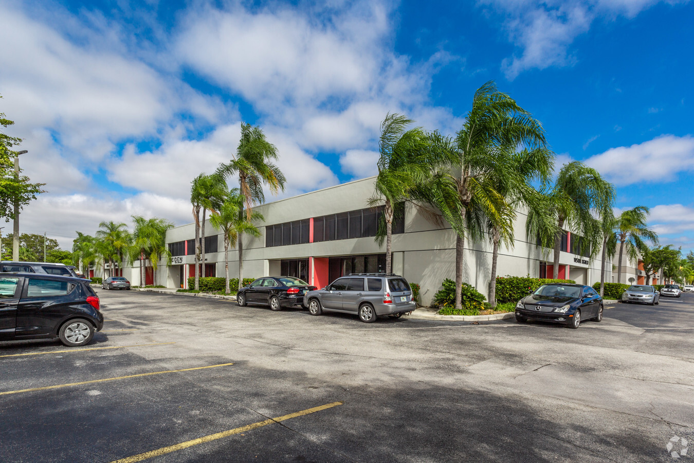 7318 SW 48th St, Miami, FL 33155 - Marina Lakes Business Park | LoopNet