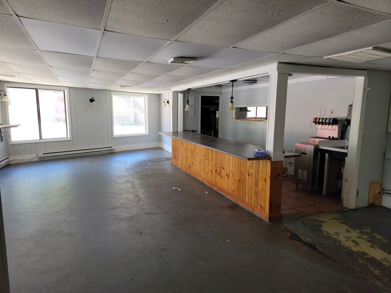 693 Slaty Fork Rd, Slatyfork, WV for lease - Interior Photo - Image 2 of 8