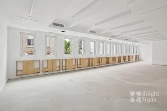 28-28 Rue Du Docteur Finlay, Paris for lease Interior Photo- Image 1 of 9