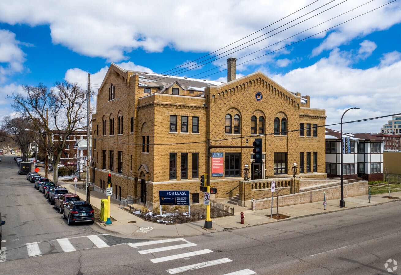 1516 W Lake St, Minneapolis, MN 55408