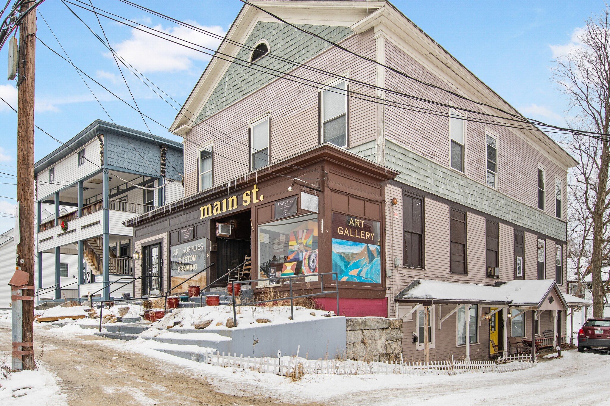 8 Main St, Whitefield, NH 03598