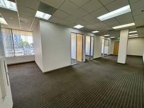 8787 Complex Dr, San Diego, CA for lease Interior Photo- Image 1 of 10