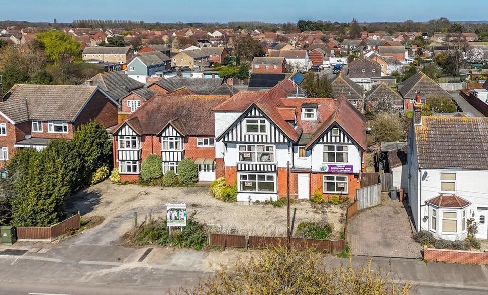 58 High Rd, Felixstowe for sale - Building Photo - Image 1 of 29