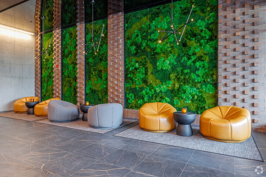 5200 St De La Savane, Montréal, QC for lease - Lobby - Image 3 of 31