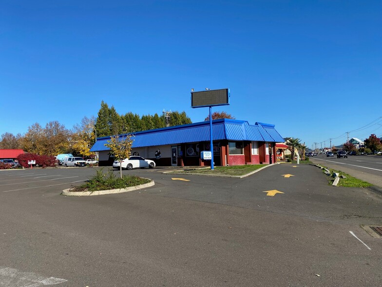 1915 Portland Rd, Newberg, OR for sale - Building Photo - Image 1 of 1