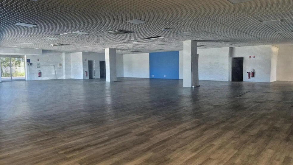 Retail in La Garde for lease - Building Photo - Image 3 of 5