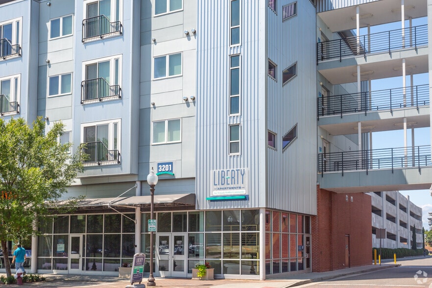 3201 Washington Ave, Newport News, VA for lease - Building Photo - Image 2 of 46