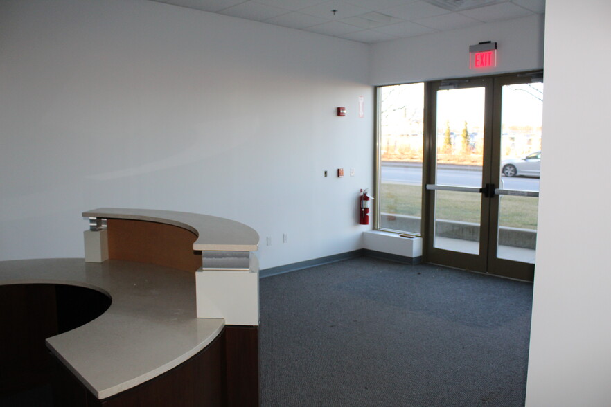 26 Patriot Pl, Foxboro, MA for lease - Interior Photo - Image 3 of 9