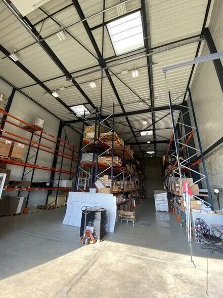 Office in Satolas-et-Bonce for lease - Interior Photo - Image 2 of 9