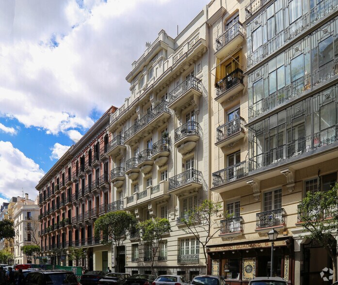 Office in Madrid, Madrid for lease - Building Photo - Image 2 of 3