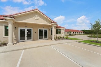 2743 Smith Ranch Rd, Pearland, TX for lease Interior Photo- Image 2 of 20