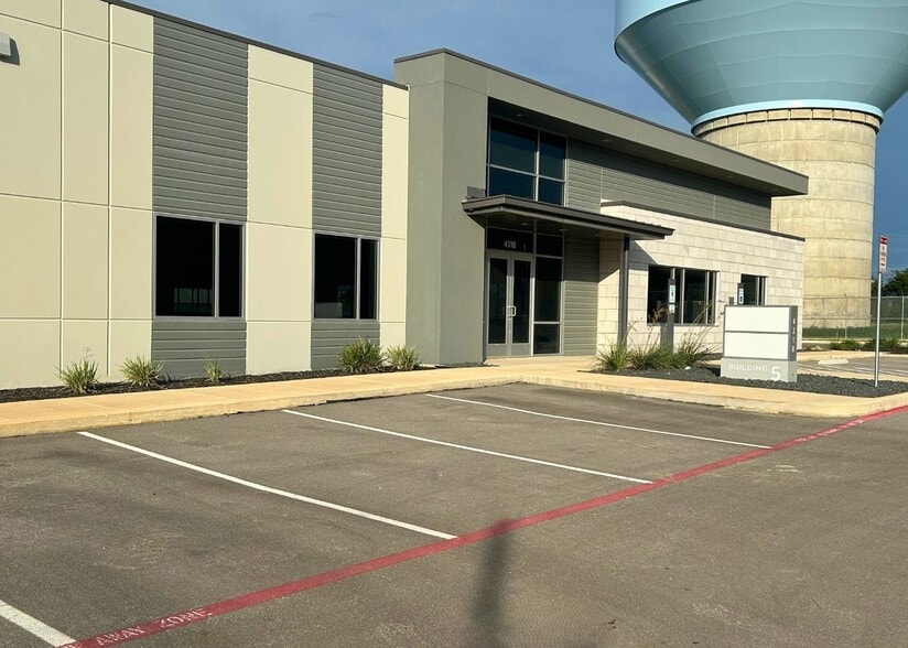 4318 De Zavala Rd, San Antonio, TX for sale - Building Photo - Image 2 of 41