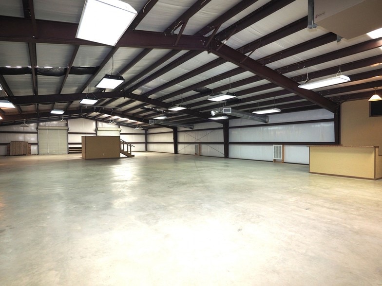 181 W State Highway 21, Cedar Creek, TX for sale - Building Photo - Image 1 of 1