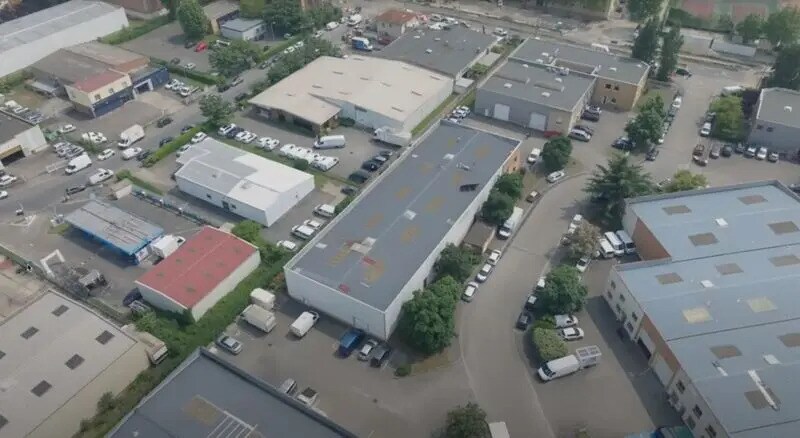 Office in Vénissieux for lease - Aerial - Image 2 of 10