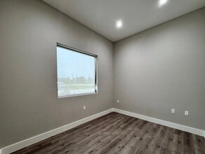 8525 N Sam Houston Pkwy E, Humble, TX for lease Interior Photo- Image 2 of 17