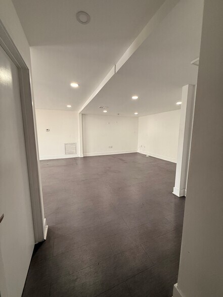 2290-2336 W 77th St, Hialeah, FL for lease - Interior Photo - Image 2 of 11