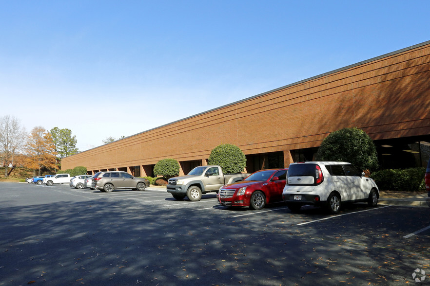 3400 Town Point Dr NW, Kennesaw, GA for lease - Building Photo - Image 2 of 3