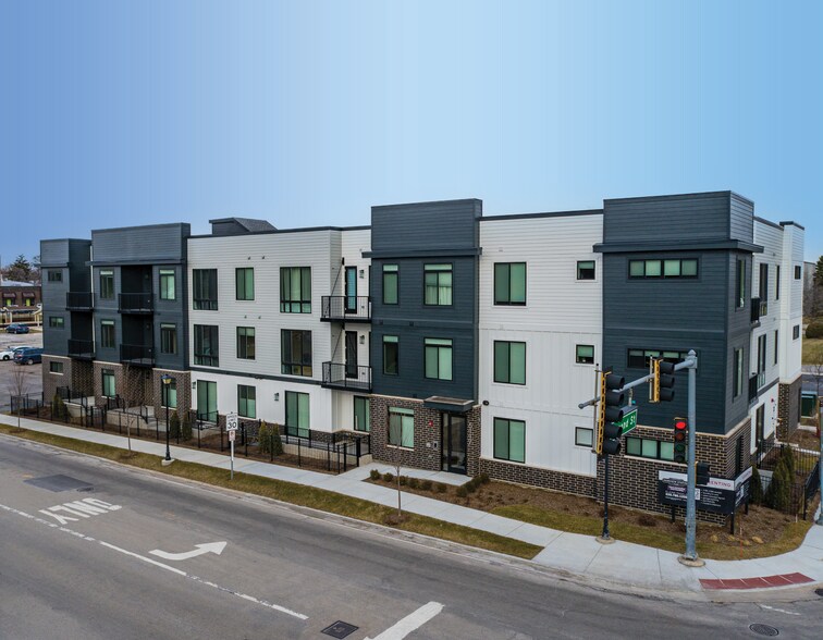 5117 Fairview Ave, Downers Grove, IL for sale - Primary Photo - Image 1 of 1